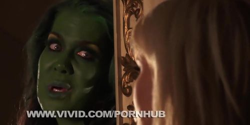 She Hulk & Sexy Invisible Woman Get Down And Dirty Parody