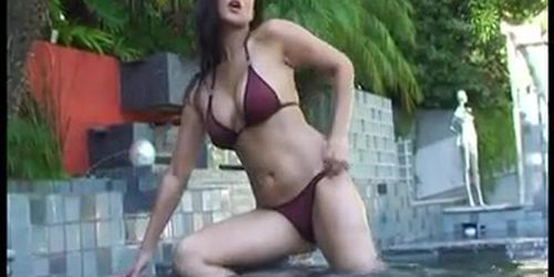 Sunny Leone - Poolside (Tammy Lynn Sytch)