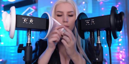 ASMR Mood 2 MICS Ear Licking