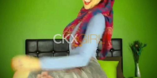 TB ZeiraMuslim Twerking in Leggings CKXGirl