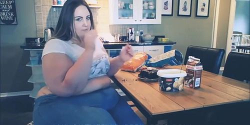 BBW Plump Princess sneaking snacks that make me fat