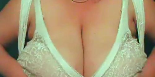 Mature Huge Tits (Mature_boobs )