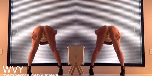 ari twerk