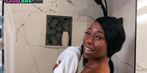 Showering black milf masturbates solo in bathroom session