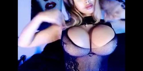 Super hot webcam huge tits blonde teasing show