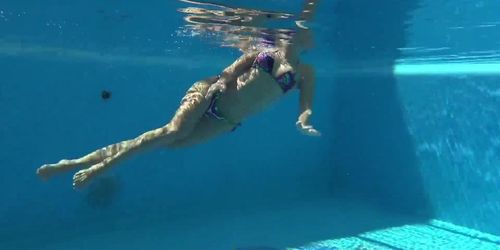 Sexy Mary Kalisy underwater erotics