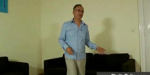 JIM SLIP - Un vieil homme baise une blonde britannique