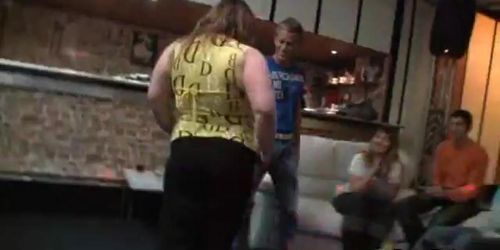 FATTYPUB - Fat Chicks haben Spaß im Pub - Video 1