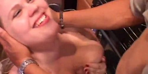 CHUBBY LOVING - Die vollbusige blonde BBW gibt einen tollen Blowjob