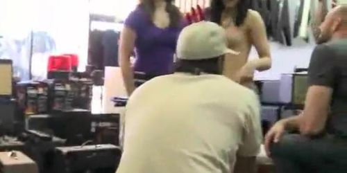 Brunette Amateur Gets Naked And Shows Off Pussy In Stunt