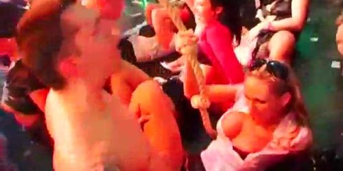 DRUNK SEXORGY-ポルノスターが顔射を取得
