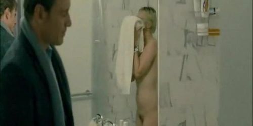 Celeb Carey Mulligan complètement nue sortant de la douche