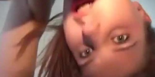 Chico afortunado se folla a una linda nena de tetas naturales