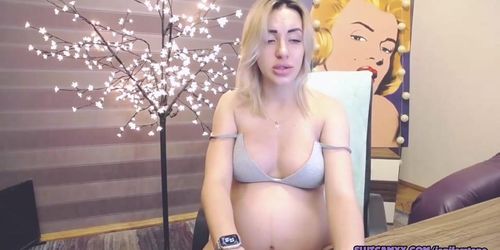 Pregnant blonde on cam earning pocket money