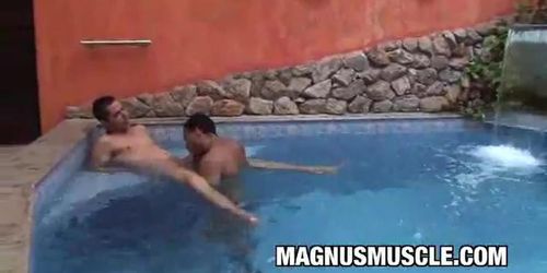 MAGNUS MUSCLE - Latin Muscle Dudes Fucking By The Pool (Andre Dumont, Poax Hoffin, Nestee Shy)