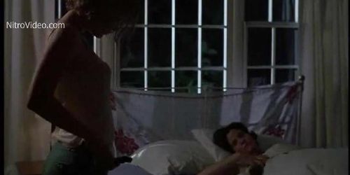 NITROVIDEO - Radha Mitchell จูบ Ally Sheedy