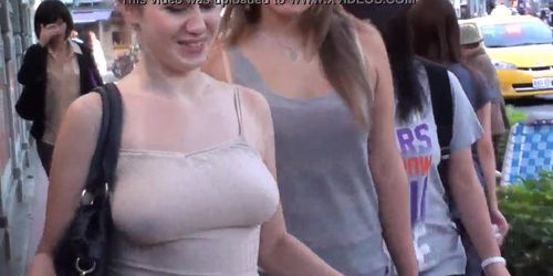 Candid Busty braless college girl with hard nipples and bouncing tits