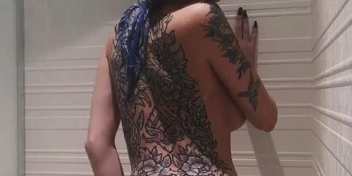Shower dance