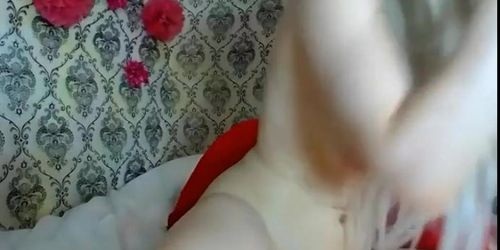 Blonde Cute Chick masturbating in front of the webcam