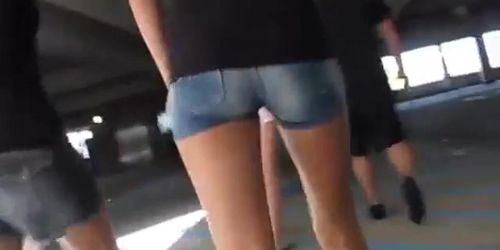 Ass candid girl