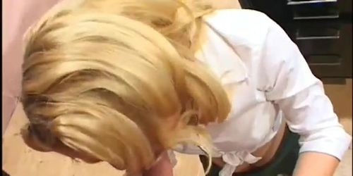Stunning Blonde Violet S Pussy Is Destroyed (Violette Pure)