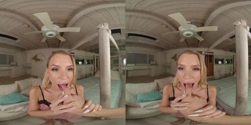 Five Star Service From Blonde Girl Evelyn Payne Vr Porn