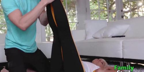 Yoga Mother Fucked In Work Out - Familystroke.Net Hd Porn