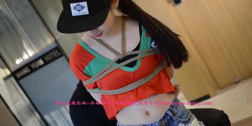 Hot Chinese Girl Play Bondage 2