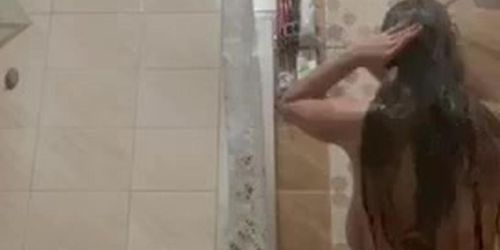 Devyale in the shower (Xkayexx )