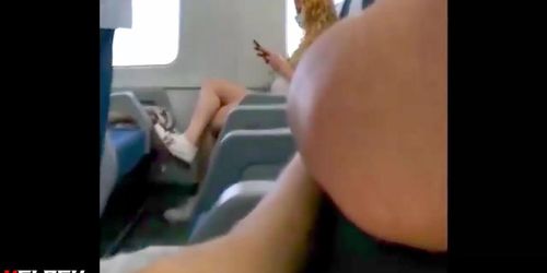 dickflash in train 09