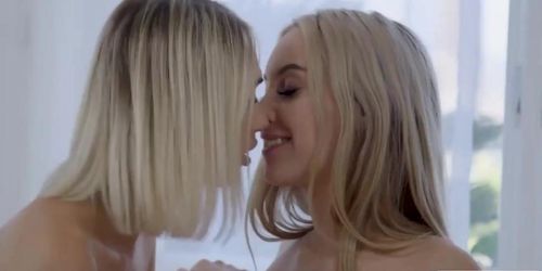 Teen blonde licks fellow sorority mate (Sky Pierce, Jazmin Luv)