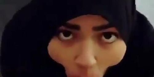 egyptian REAL hijabi muslim sucking cock