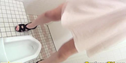 PISS JAPAN TV - Japanese hottie urinating in toilet