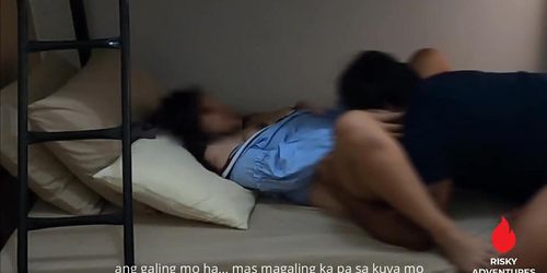 Pinay sex scandal - Nagpakantot ang asawa ni Kuya na Seaman dahil nahuli nag solo