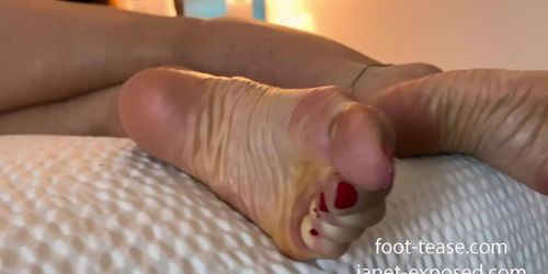 Sexy Soles in your face (Fetish Fatale, High Arches)