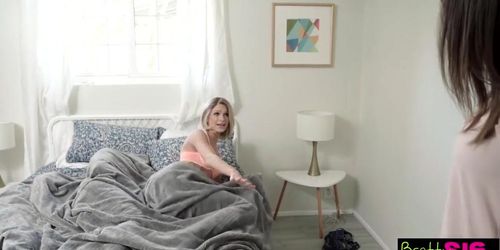 Hiding Step Bro From Mom (He Slips His Dick In!) S10:E9 (Emma Hix)