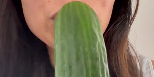 Asmr Cucumber