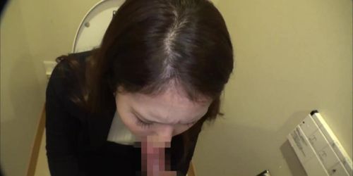 Noisy office lady picked up and fucked