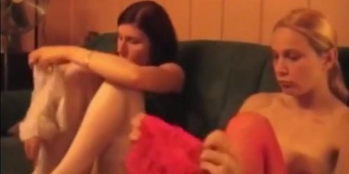 Claudia und Katja vor und nach dem Shooting (Tanya Fox, Diana Stevenson)