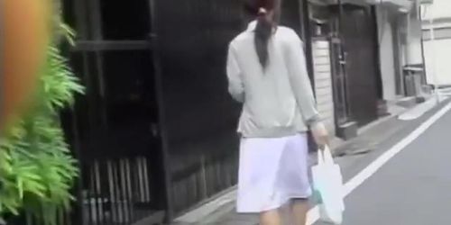 Fiery pony-tailed Japanese nurse gets on the ground during instant sharking attack