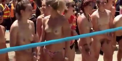 Nude girls preparing for race to start