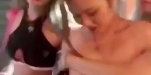 Asian Flashing Girl Who Have Fun 3