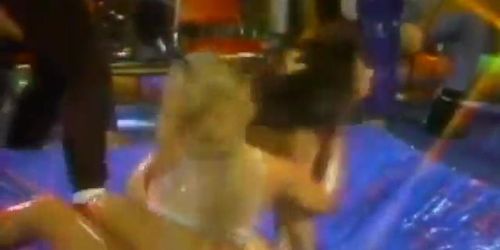 Foxy Oil Wrestling 1987