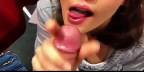 Changing room blowjob (amateur )