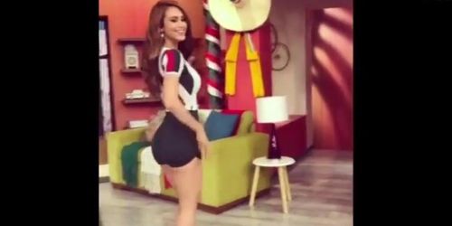 YG    OF  HOTTT!"                     (M0R3 1N D3$CR1PC10N) (Yanet Garcia, amateur )