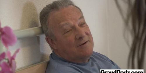 Theta Granda porn video – Time for your pill, Granda! (Old Man)