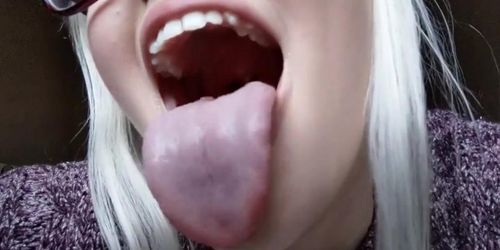 Softest Girl wet tongue show