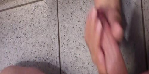 Dude gets a handjob in the bathroom stall (Horny_Amateur Horny_Amateur)