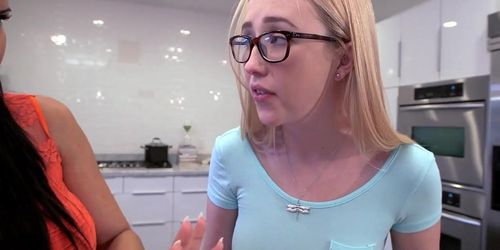 Diamond Kitty Samantha Rone My Stepmom Teaches Me How To Fuck My Boyfriend { }