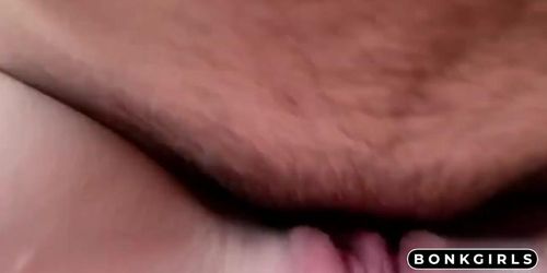 Picked up a fellow traveler and fucked her juicy pussy in an open field